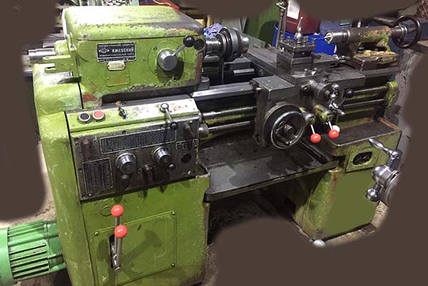 Загальний вигляд токарно-гвинторізного верстата 95-ТВ 95-ТВ Фото універсального токарно-гвинторізного верстата